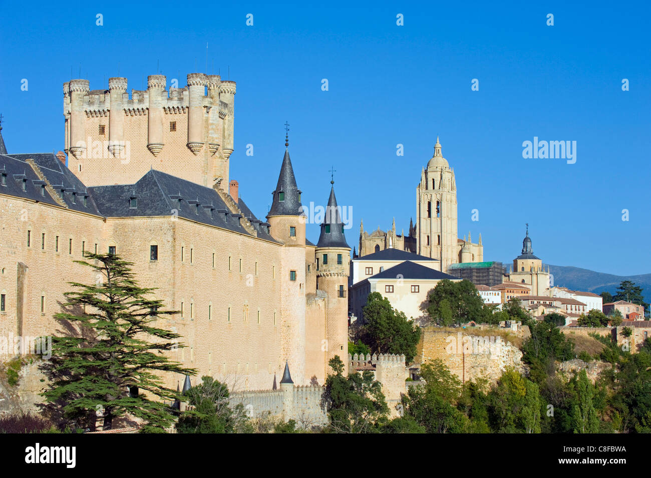Le château de style gothique et Segovia Segovia Cathedral construit en 1577, l'UNESCO World Heritage Site, Segovia, Madrid, Espagne Banque D'Images