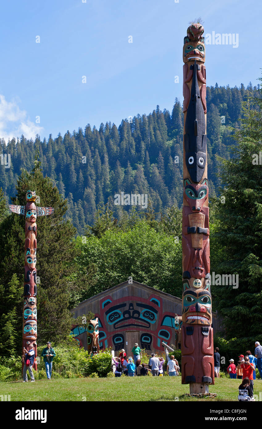 Mâts totémiques. Saxman Totem Park. Ketchikan. De l'Alaska. USA Banque D'Images