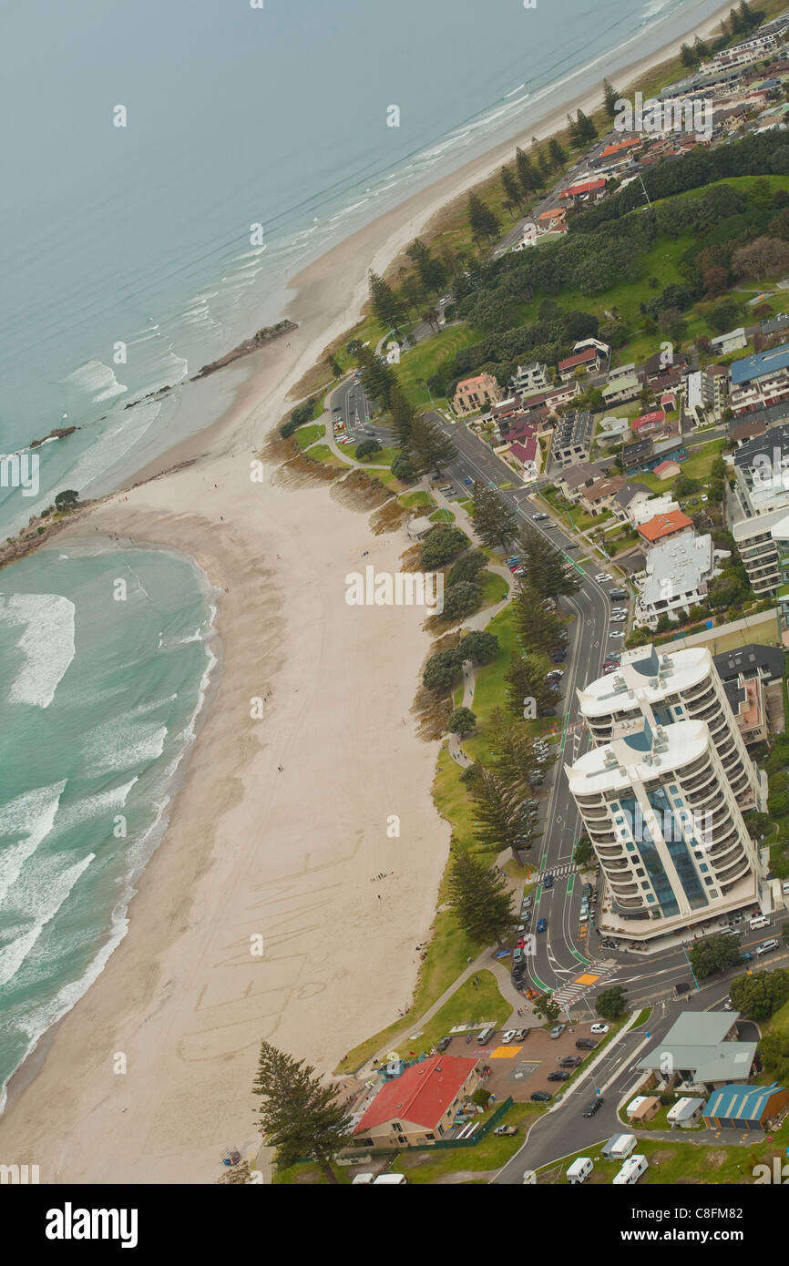 Mount Maunganui après Rena nappe Banque D'Images