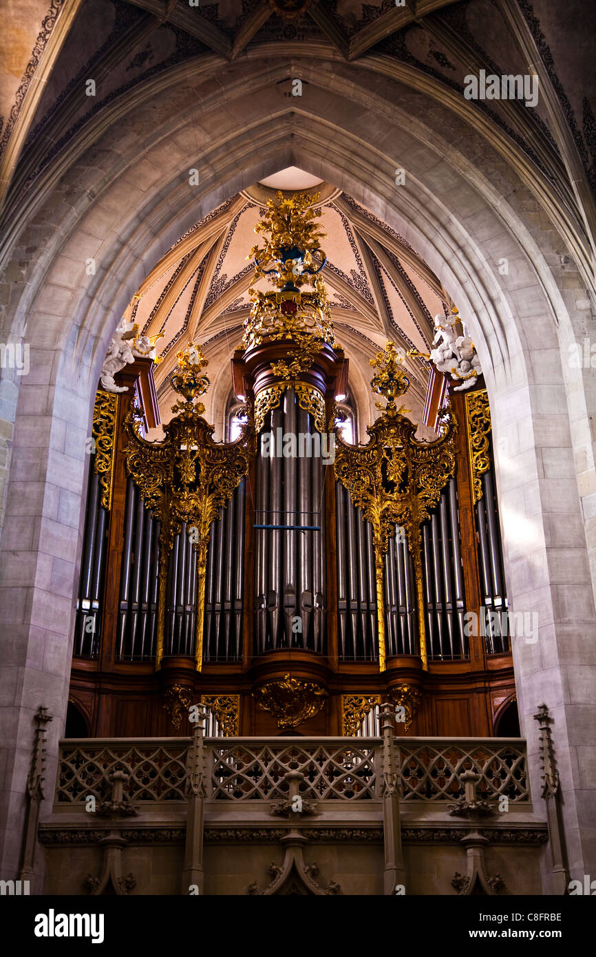 Tuyaux d'orgue dans la cathédrale de Berne, Suisse Banque D'Images