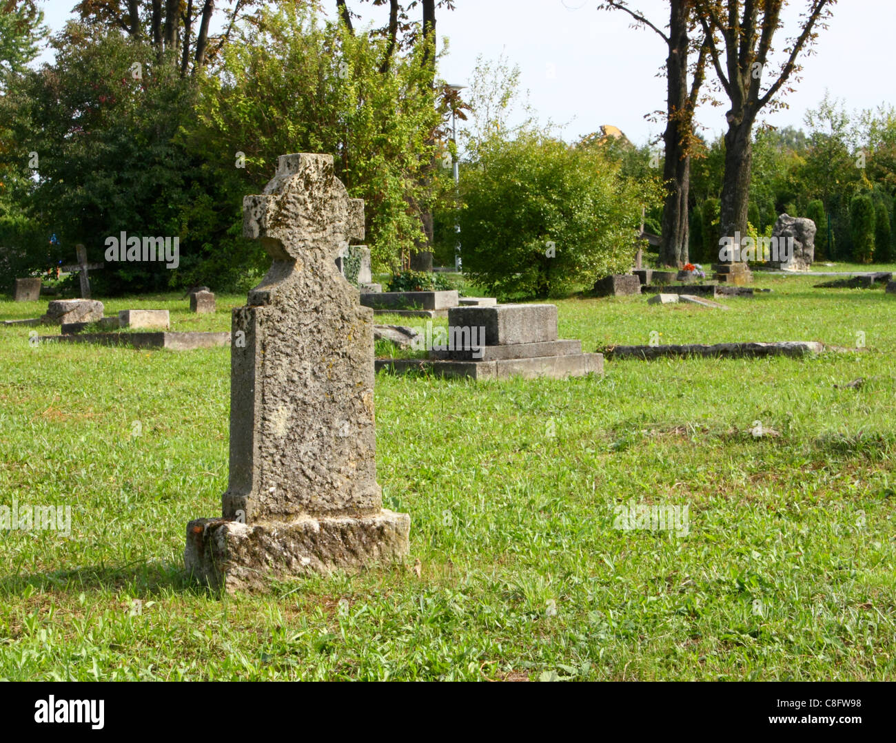 Vieux cimetière désaffecté à Zagreb, Croatie Banque D'Images