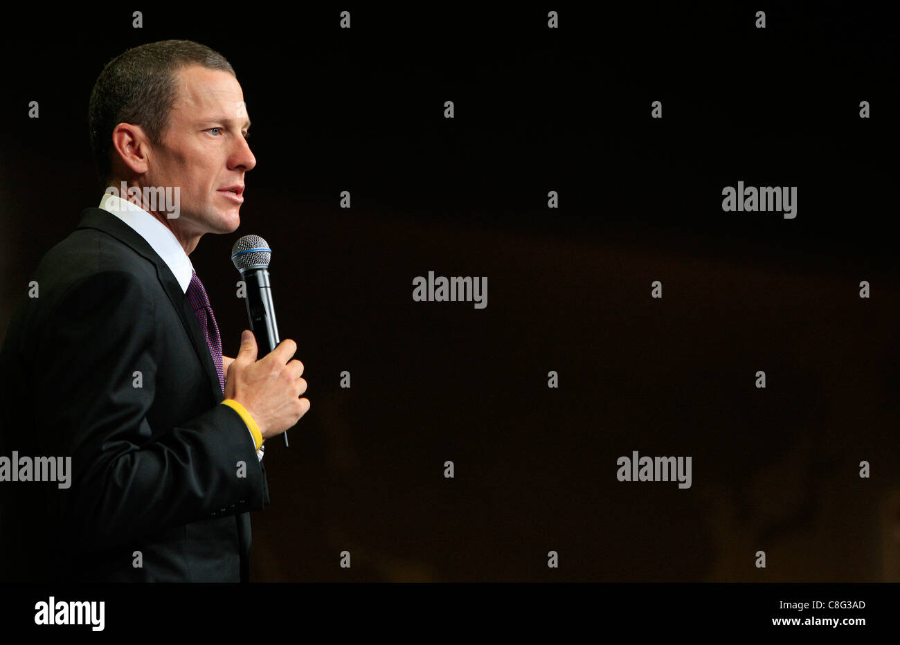 Lance Armstrong prend la parole lors d'un sommet du cancer dans la région de Dubin Banque D'Images