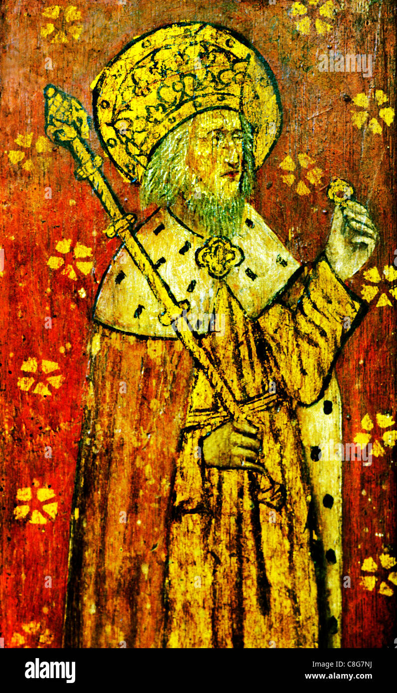 Ludham, Norfolk, jubé, saint Édouard le Confesseur, roi de Saxe de Wessex, tenant un anneau homme saint saints médiévaux Anglais Banque D'Images