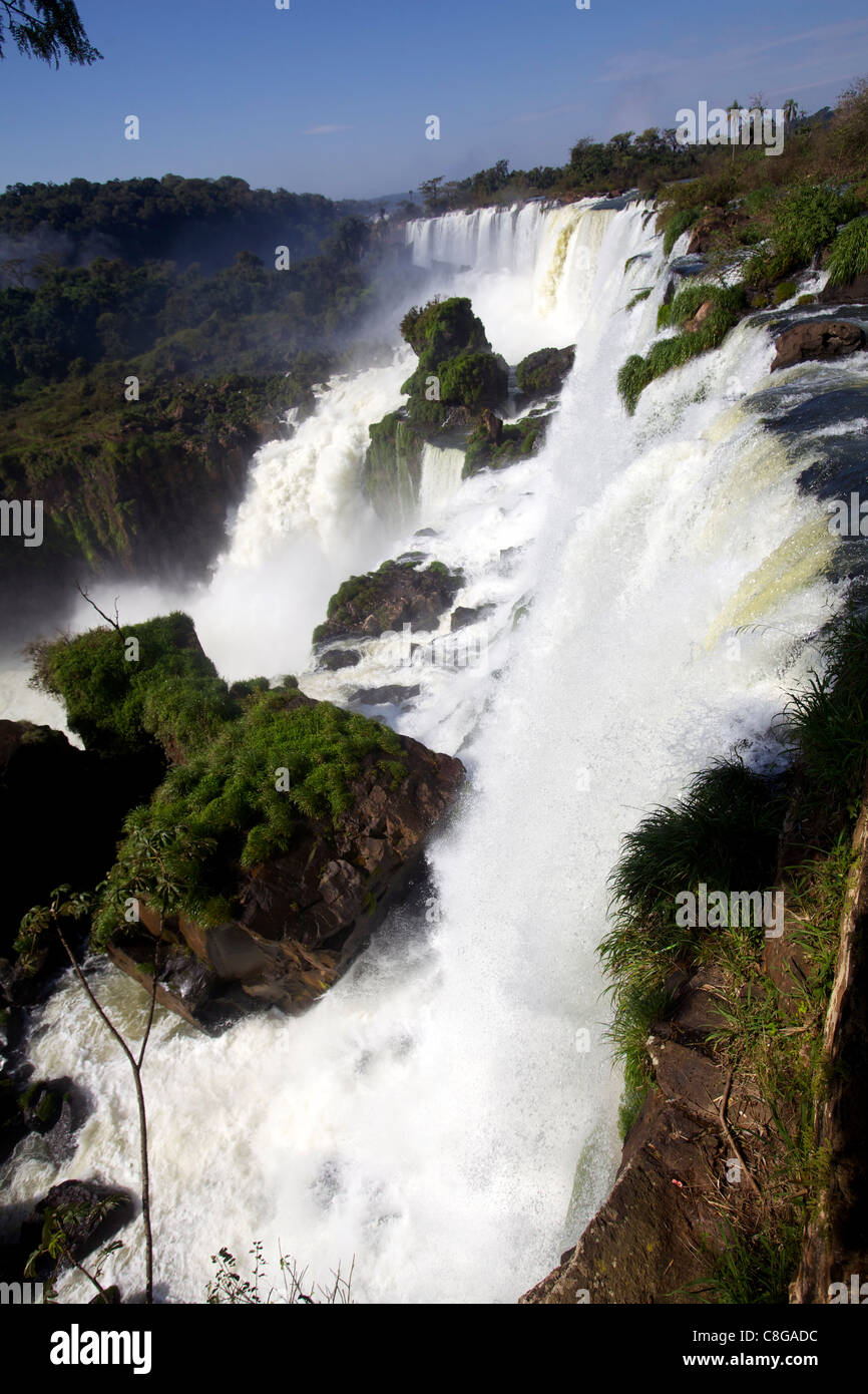 Vue sur les chutes d'Iguaçu du côté argentin, Argentine Banque D'Images