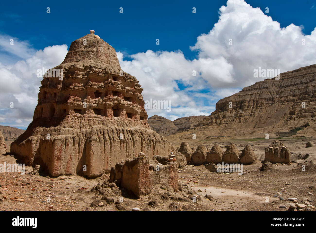 Ancien stupa de boue dans l'ancien royaume de Guge dans la partie la plus occidentale du Tibet, Chine Banque D'Images