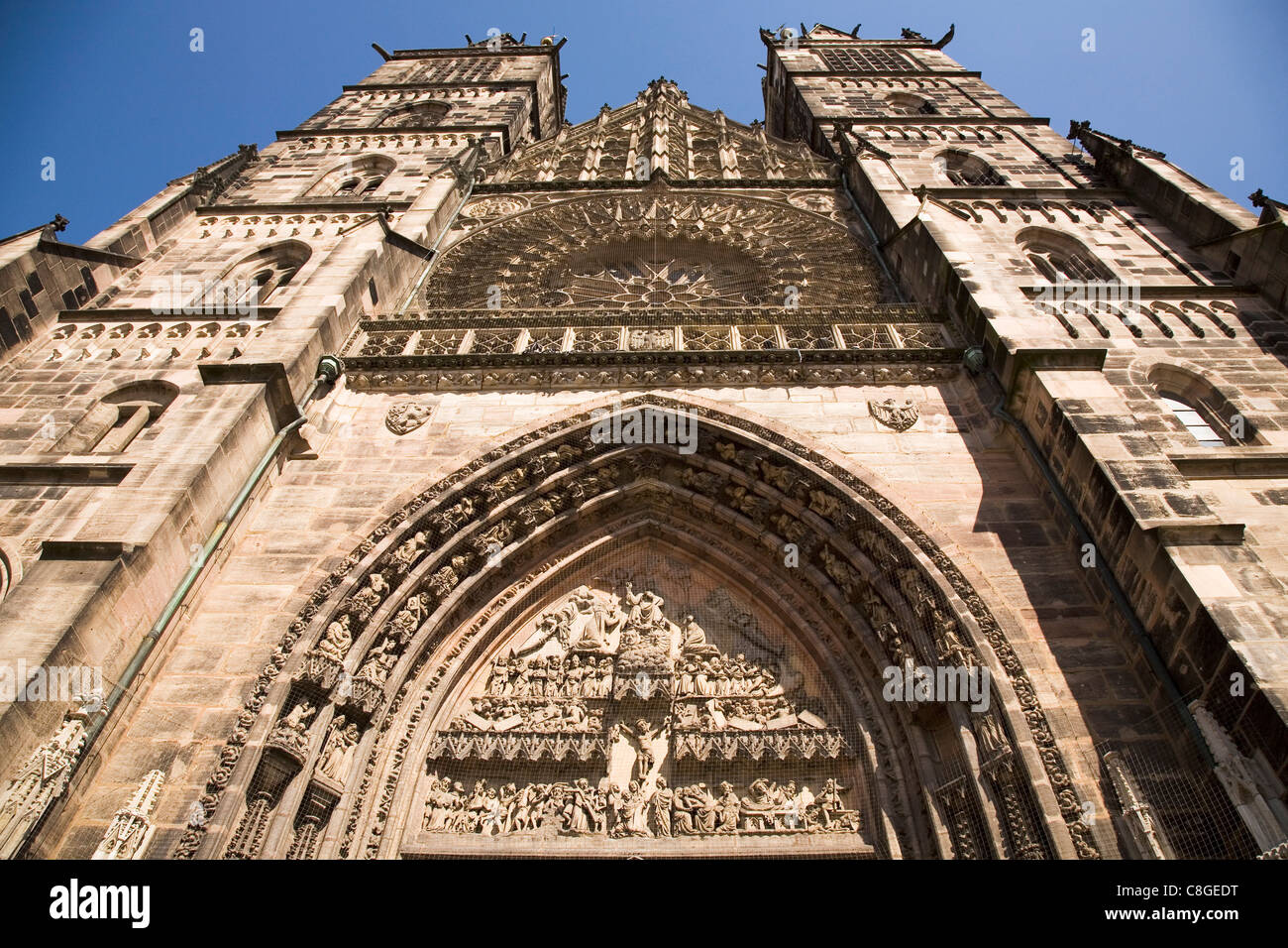 La cité médiévale de style gothique de l'époque de l'église Saint-Laurent, l'une des plus importantes églises de Nuremberg, Bavière, Allemagne Banque D'Images