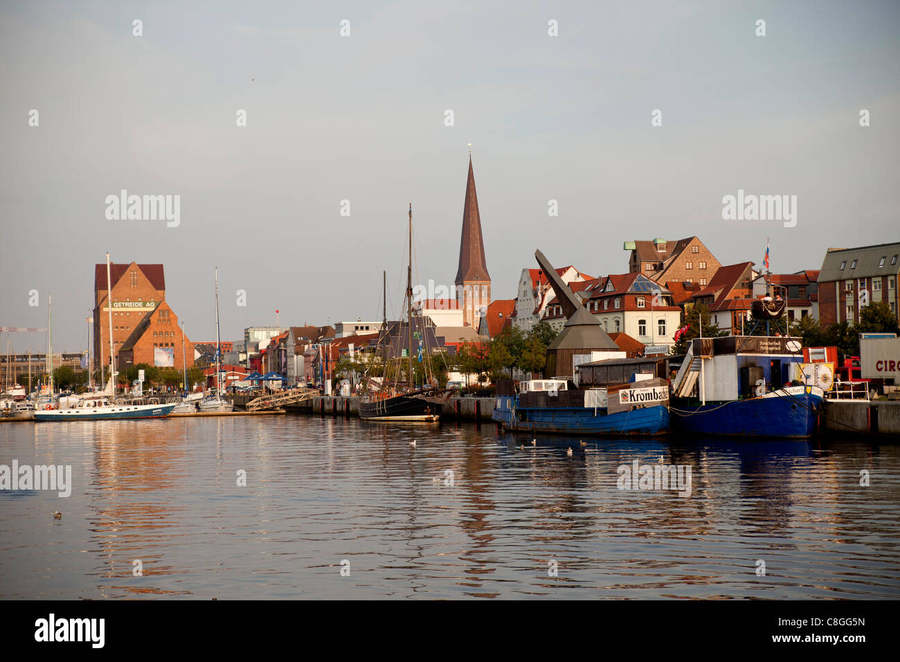 Ville port, Rostock, Mecklenburg-Vorpommern, Allemagne Banque D'Images