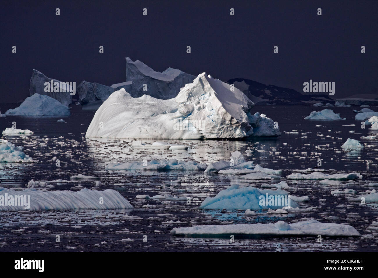 Les icebergs dans le détroit de Gerlache, Péninsule Antarctique Banque D'Images