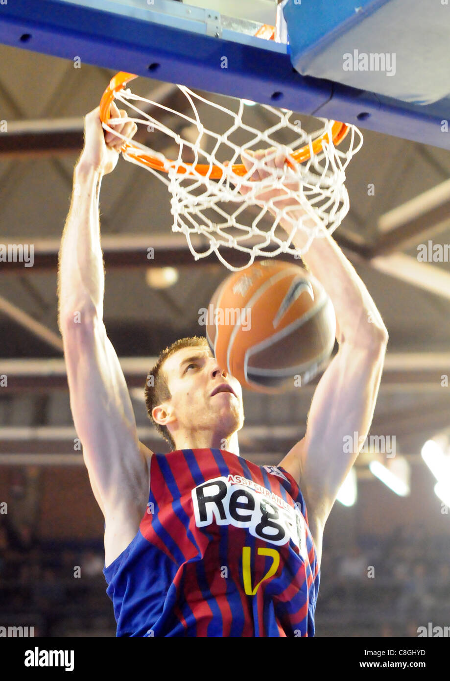 Joueur de basket-ball FC Barcelone Fran Vazquez pendant le match avec panier Bilbao Bizkaia Banque D'Images