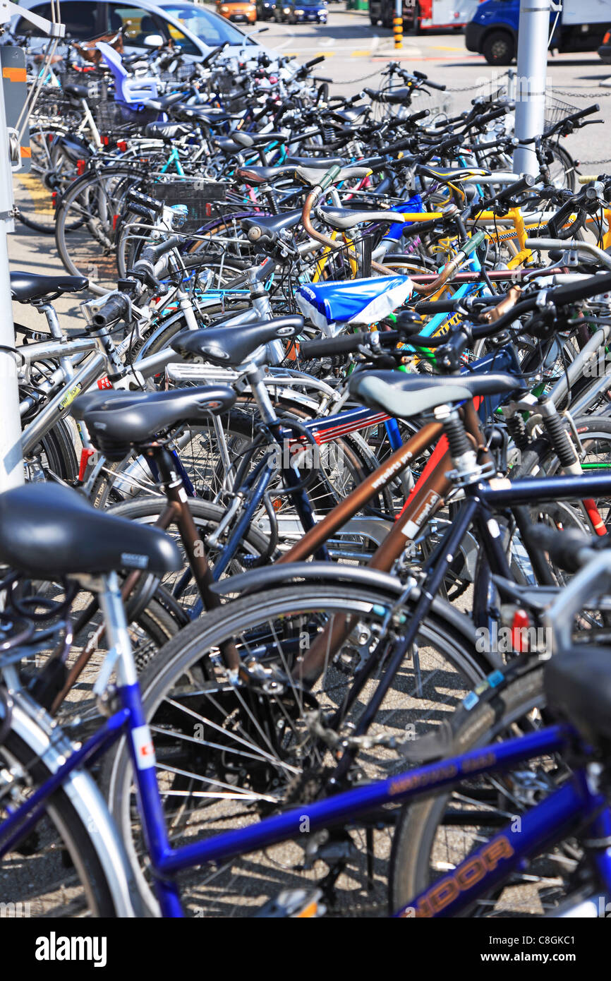La vie, la vie de la ville, de la circulation, vélo, Velo, Parking, matières, Suisse, Soleure, Olten, extérieur, aucun peuple, Vertical Banque D'Images