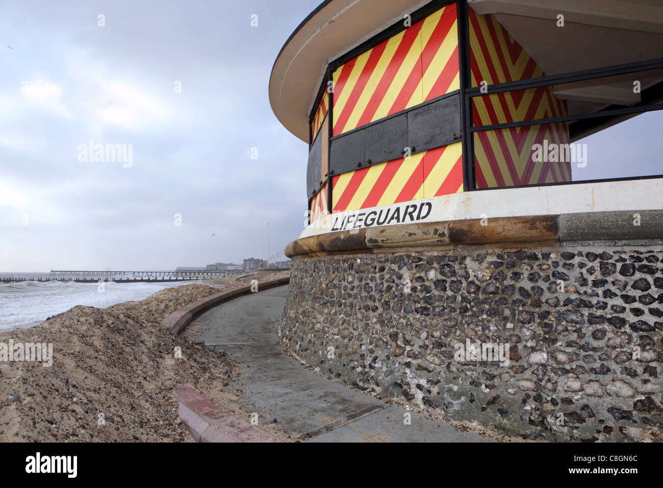 Lifeguard Station fermée, Lowestoft Seafront, Suffolk, UK Banque D'Images