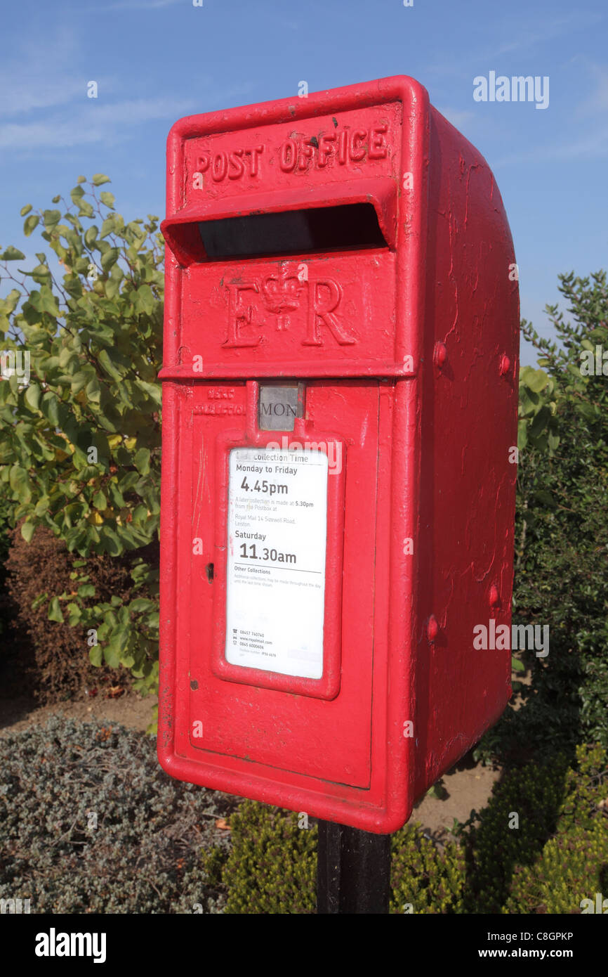 Royal Mail Postbox à Leiston, Suffolk, UK Banque D'Images