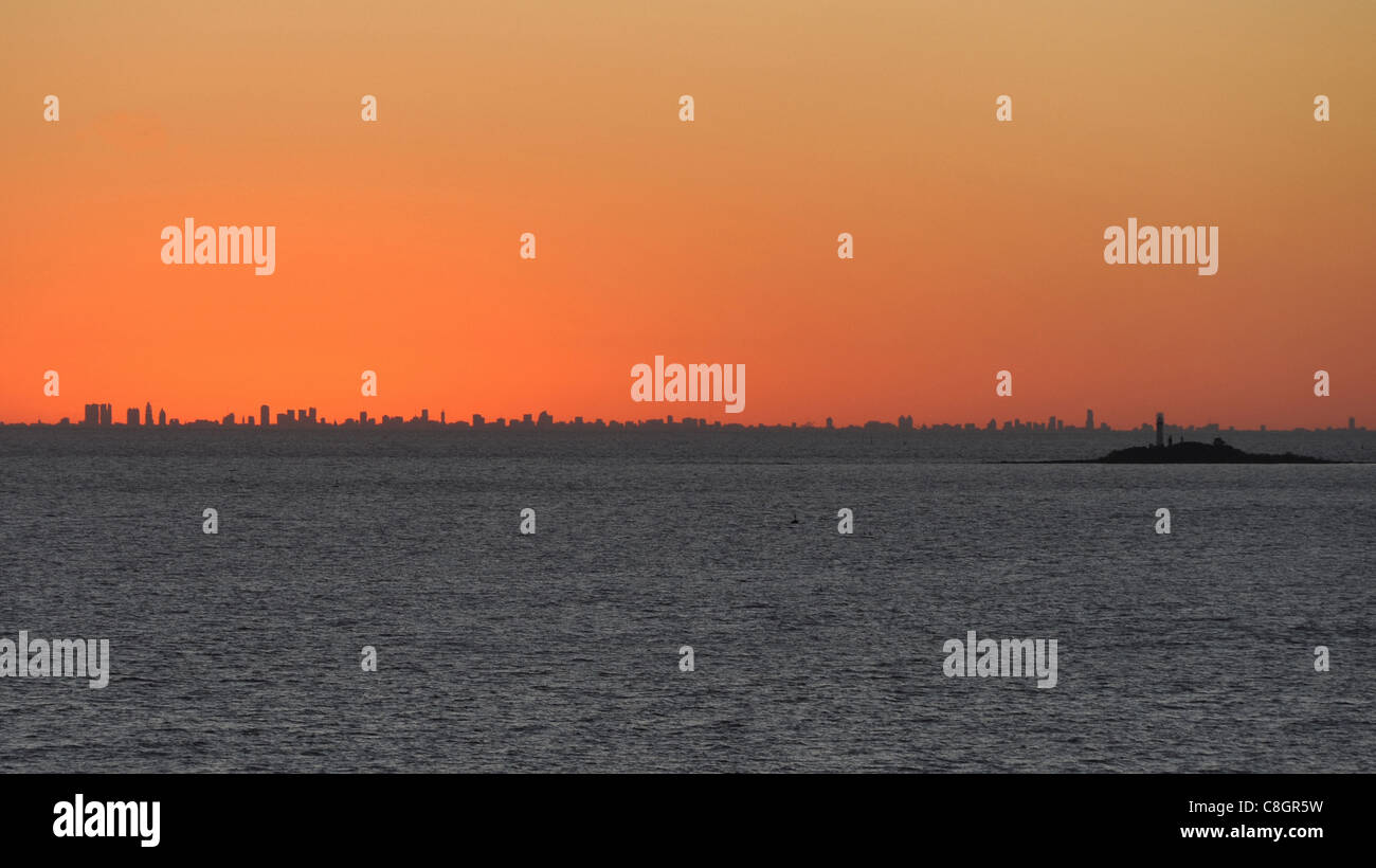 L'Argentine, l'Amérique du Sud, Buenos Aires, ligne d'horizon, la mer, le coucher du soleil Banque D'Images