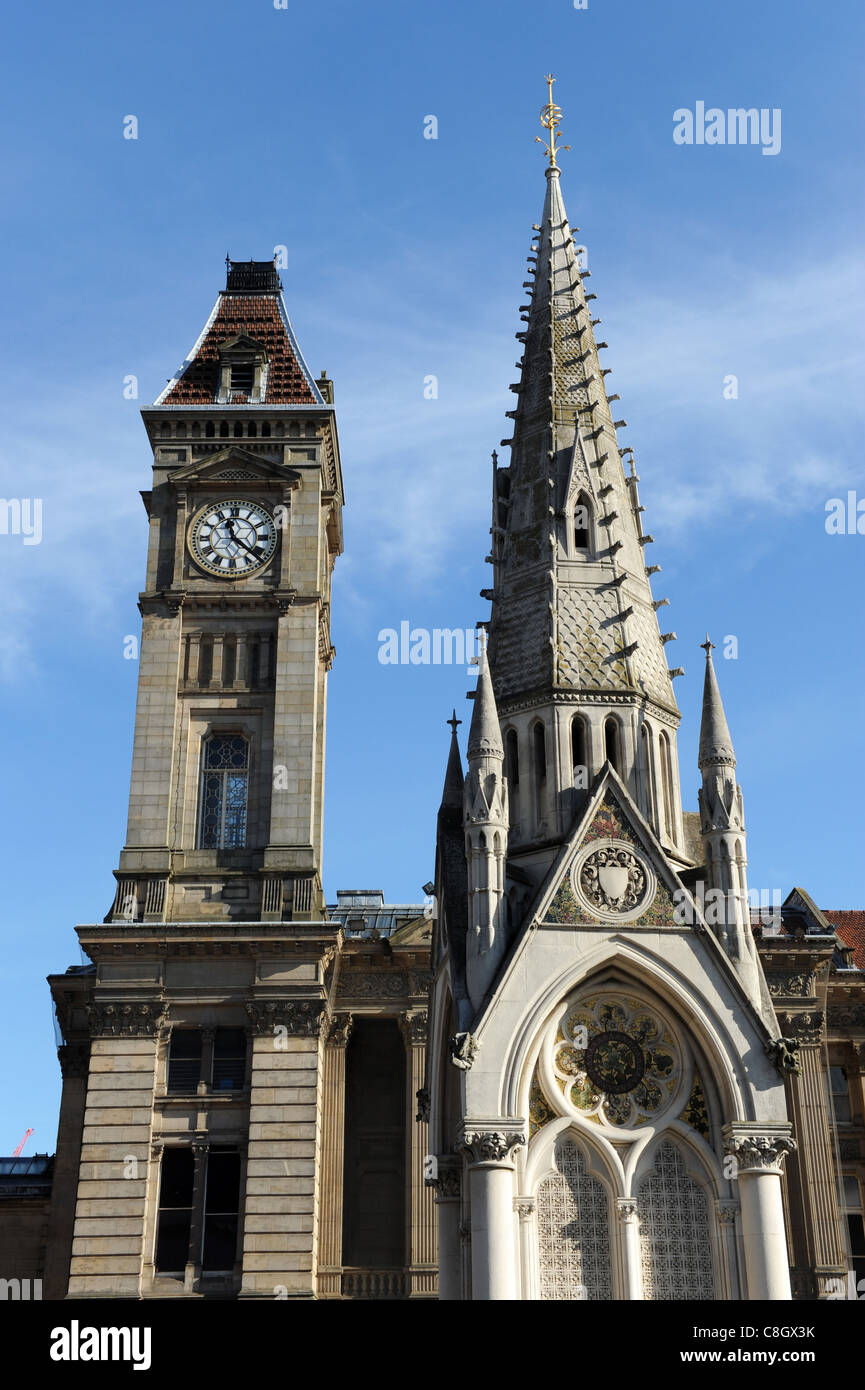Birmingham Museum and Art Gallery et Memorial Fountain, Chamberlain Square, Birmingham, West Midlands, England, UK Banque D'Images