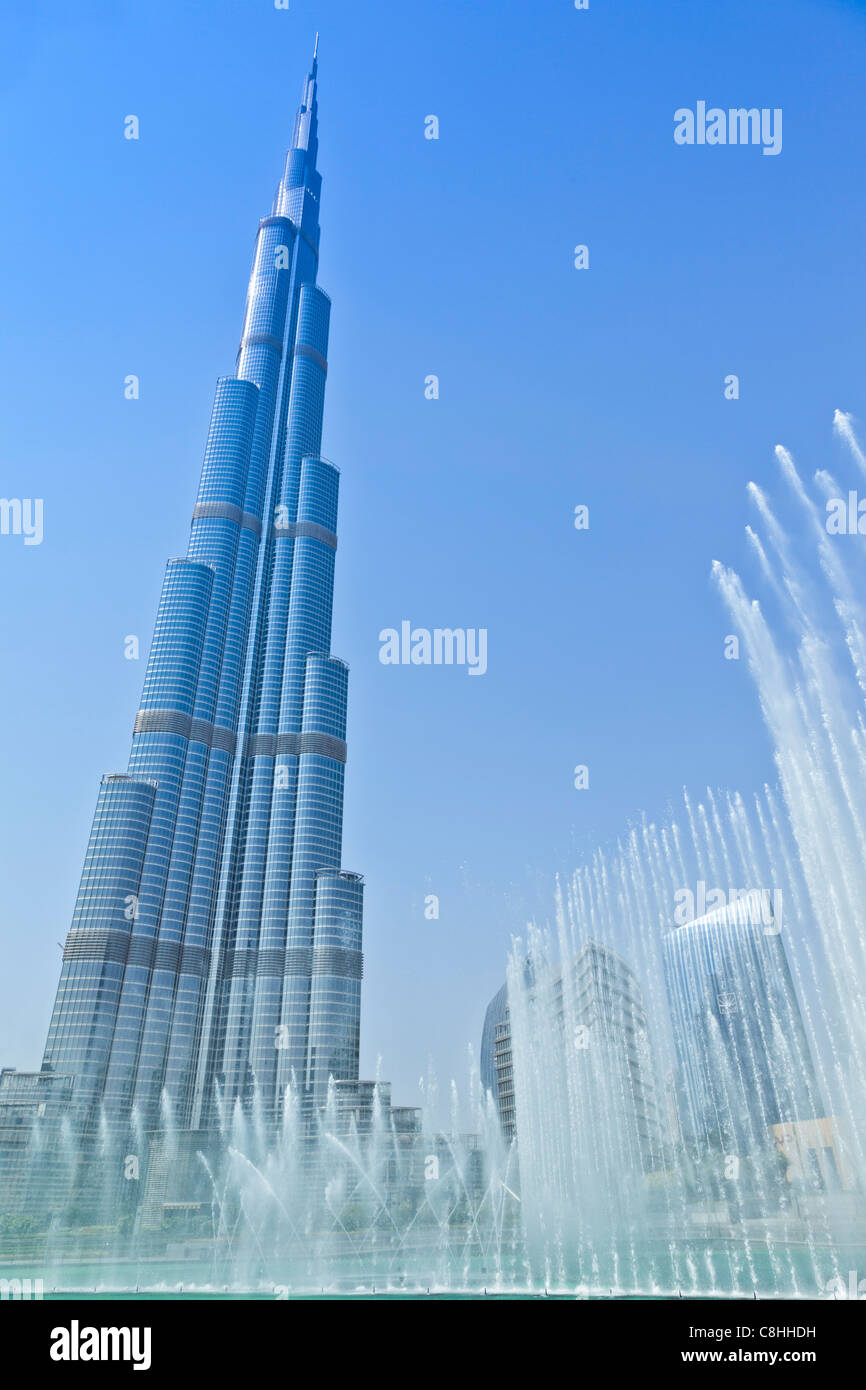 La Burj Khalifa  joyau de l'architecture moderne Dubai aux Émirats Arabes Unis main image 1