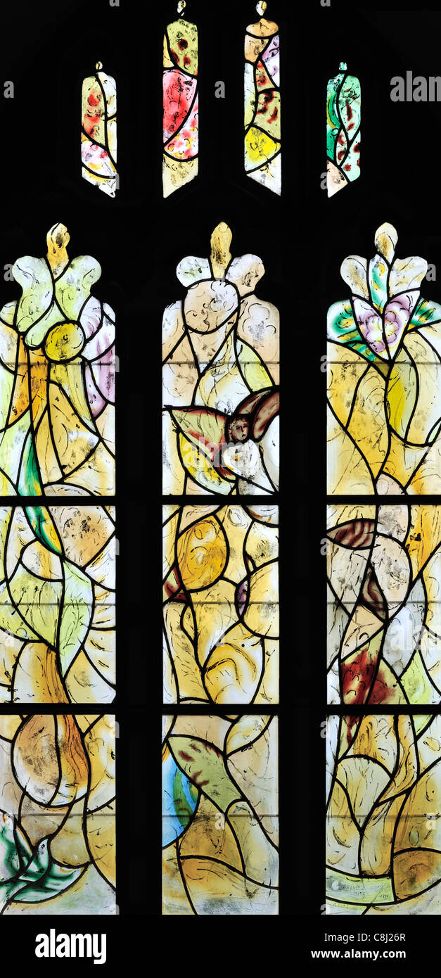 La joie et l'Espoir (première de deux fenêtres d'or) par Marc Chagall Tudeley, église, Kent, Angleterre Banque D'Images