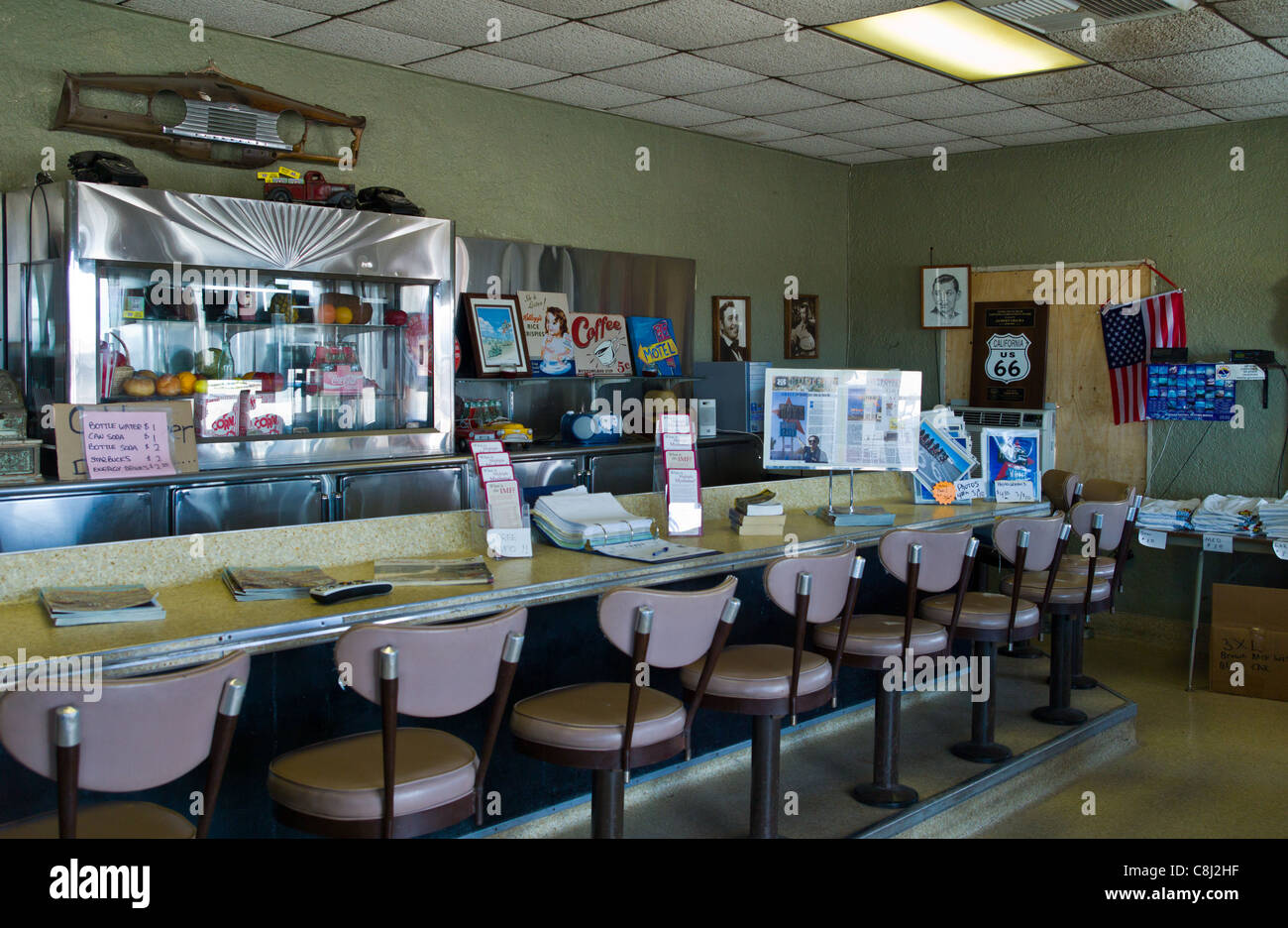 La Californie, U.S.A. Amboy, le Roy's motel et café sur la Route 66 Banque D'Images