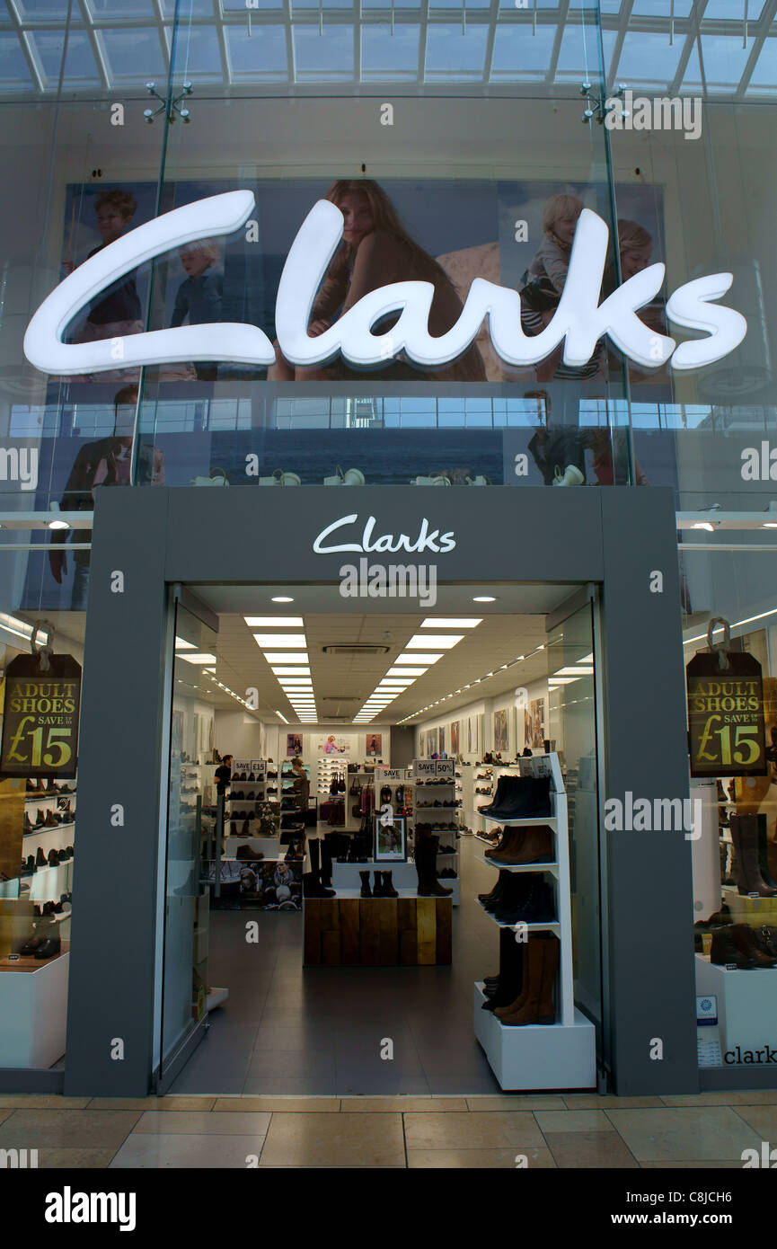 Magasin Clarks à St Davids 2 shopping arcade, Cardiff, Pays de Galles, Royaume-Uni Banque D'Images