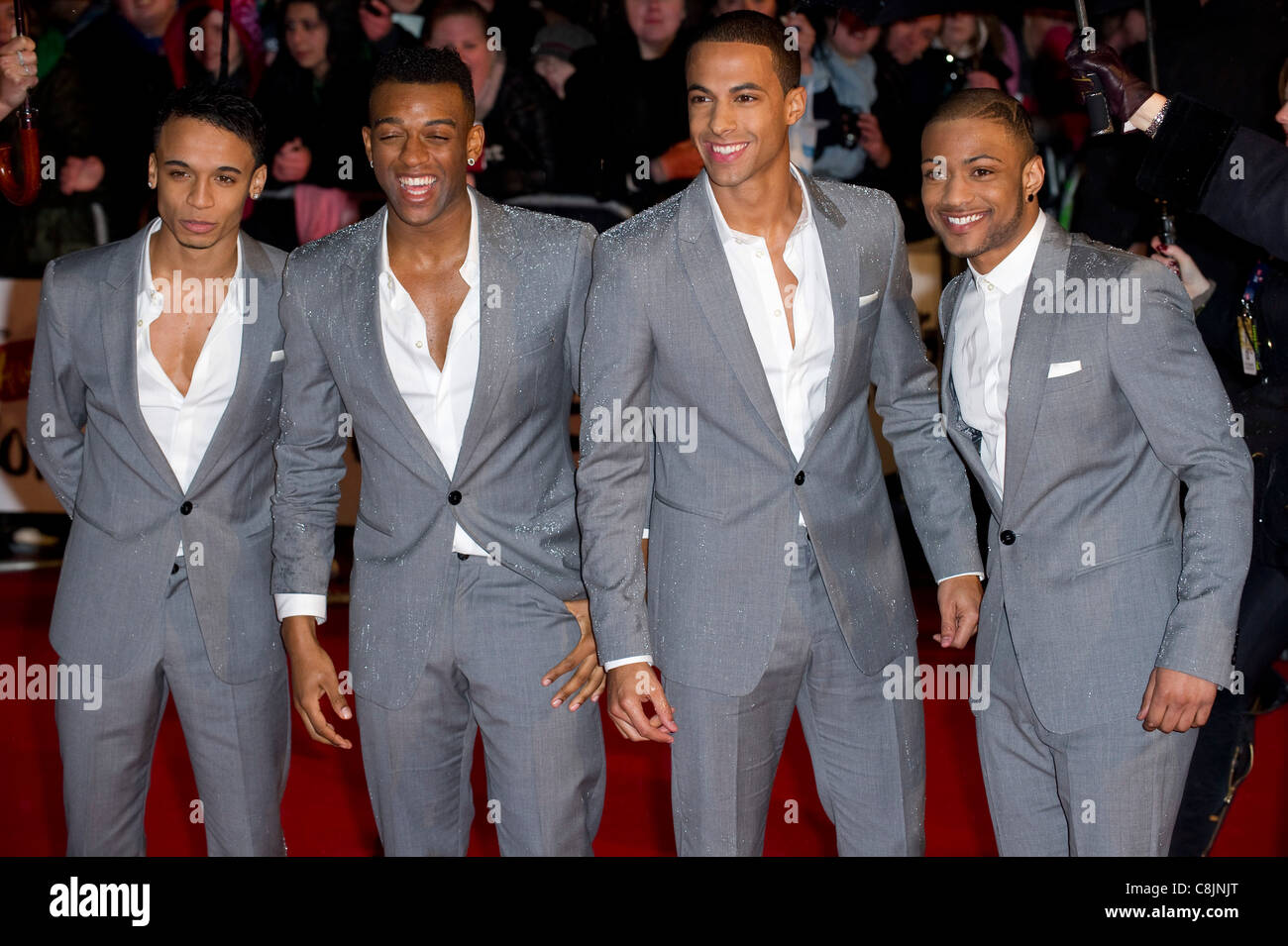 Aston Merrygold, Ortise Williams, Marvin Humes, et Jonathan 'JB' Gill, de JLS arrivent pour le "Brit Awards" à Earls Court. Banque D'Images