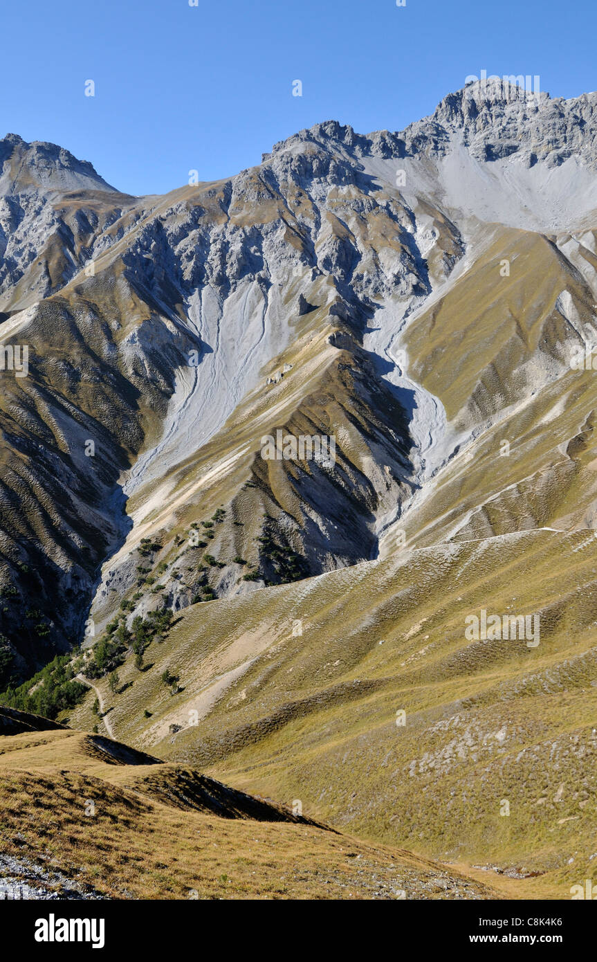 Vue depuis Margunet, Parc National Suisse, Engadine, Grisons, Suisse Banque D'Images