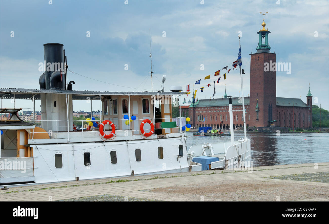 Au point d'amarrage des navires à vapeur et de la ville de ville de Stockholm, Suède. Banque D'Images