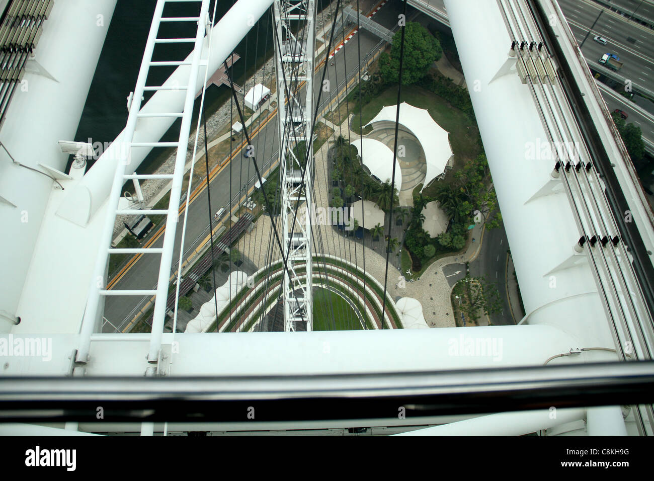 Vue de dessus de la masse de l'élévateur de la Singapore Flyer. Banque D'Images