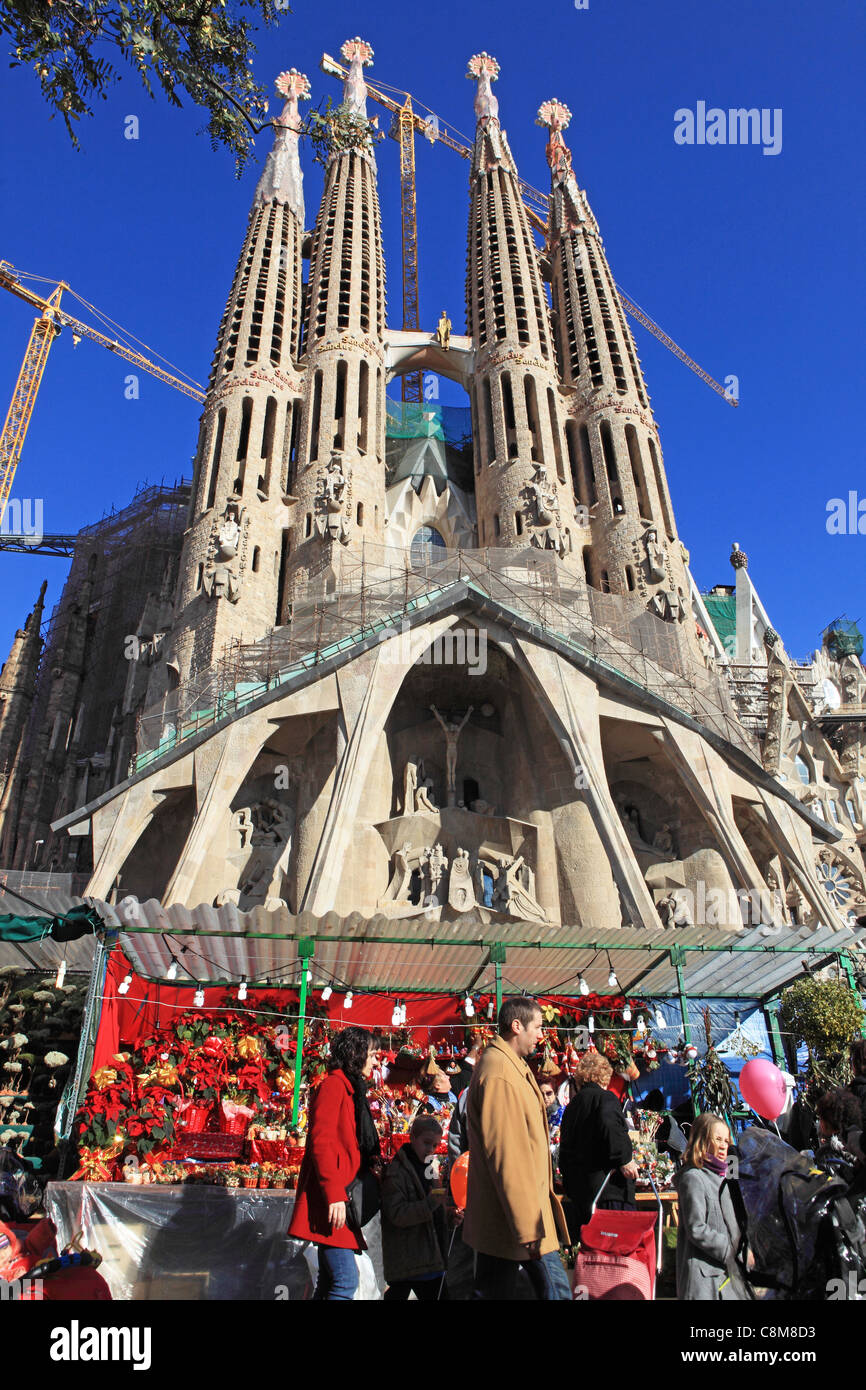 Le marché de Noël à la Sagrada Familia, à Barcelone, Espagne Photo Stock -  Alamy