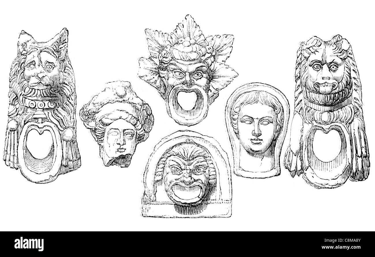 Gargouille de l'architecture en pierre de granit gargouilles grotesques de la tuyère d'éroder la maçonnerie construction toit animal fantastique de mortier Banque D'Images