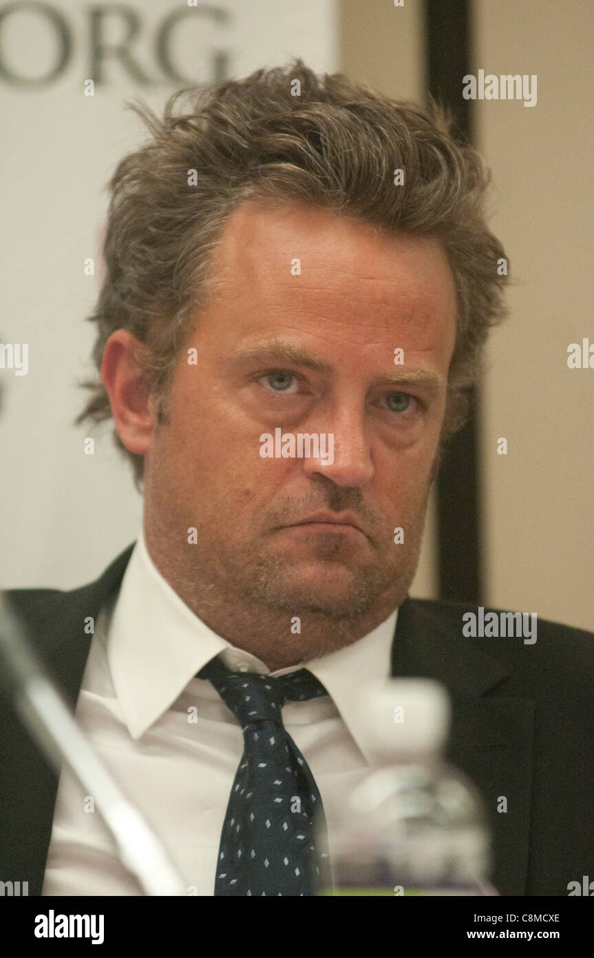L'acteur Matthew Perry assiste à l'Association nationale des professionnels de la toxicomanie, et la maison, de traitement et de récupération d'information Caucus sur les tribunaux et les tribunaux de traitement des anciens combattants : une solution éprouvée au service du Budget des anciens combattants sur la colline du Capitole à Washington D.C. le jeudi 27 octobre, 2 Banque D'Images