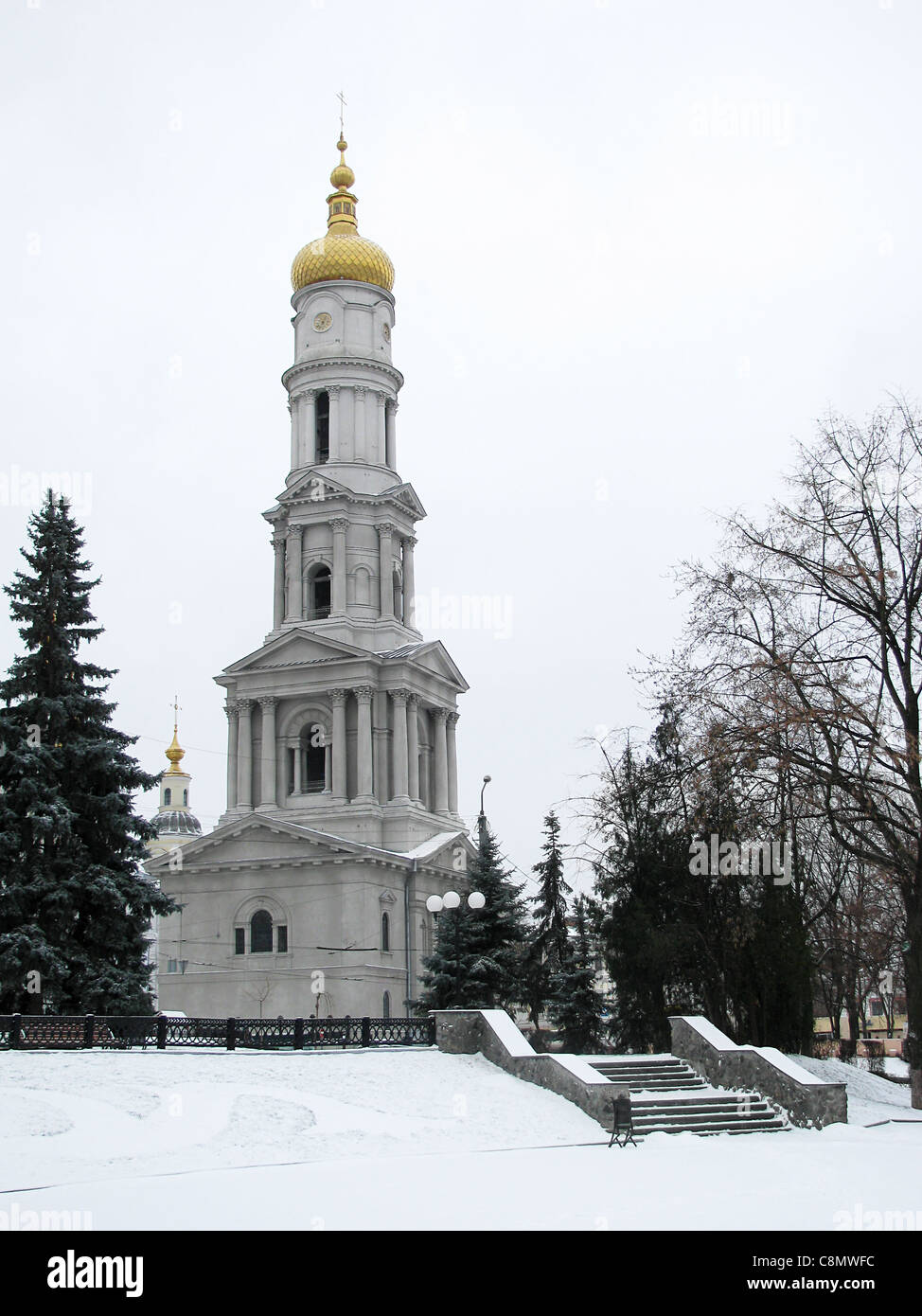 Église orthodoxe à Kharkiv (Ukraine) à l'hiver Banque D'Images