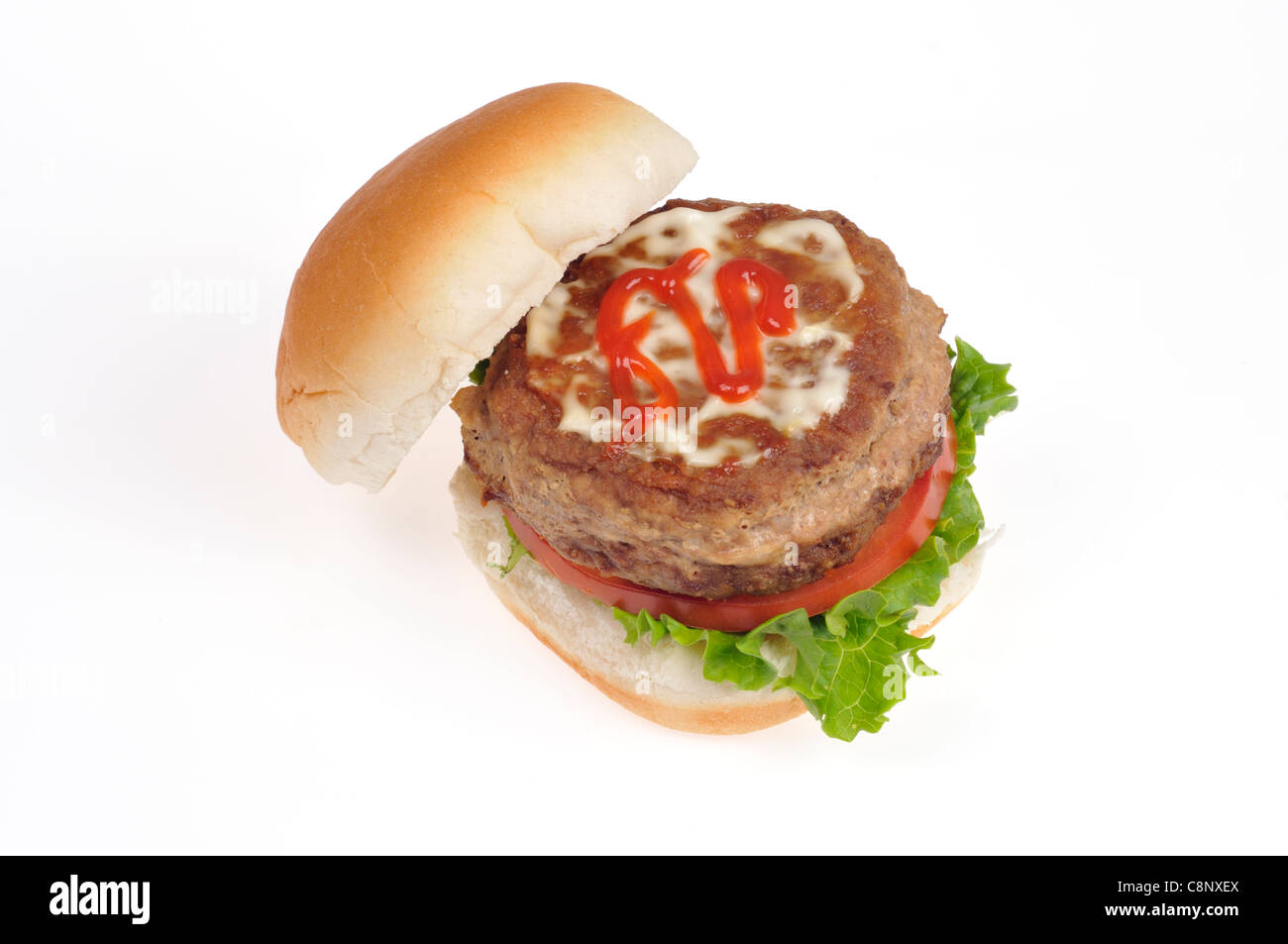 Ouvrez hamburger de dinde avec laitue, tomate, ketchup et de la mayonnaise de pain sur fond blanc. Banque D'Images