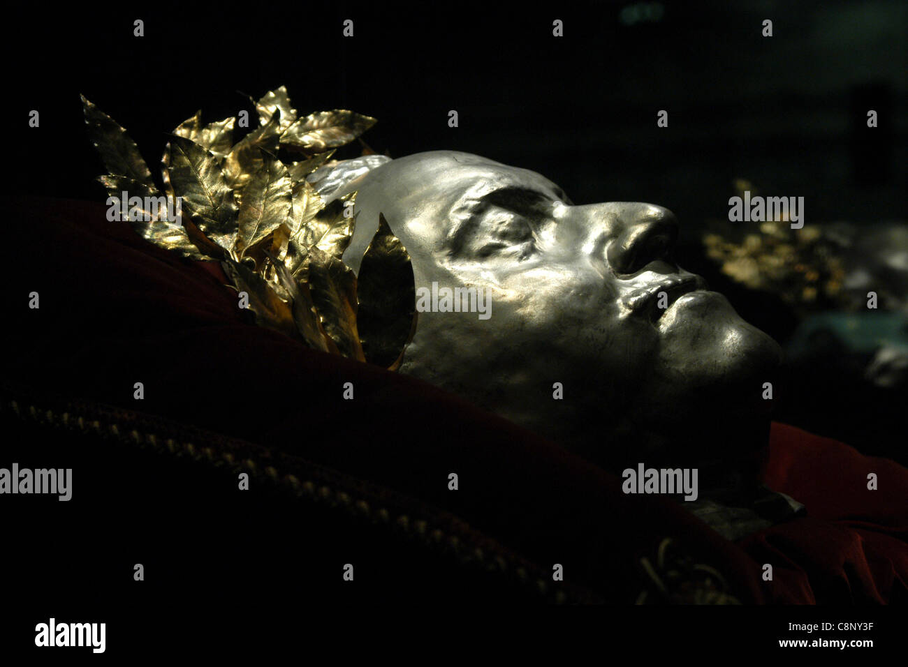 Masque de mort du tsar russe Pierre le Grand vu à l'état du Musée historique de Moscou, en Russie. Banque D'Images