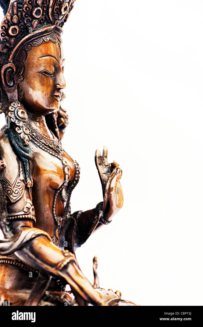 Statue De Tara Blanche D it Bouddhiste Statue Sur Fond Blanc Photo 