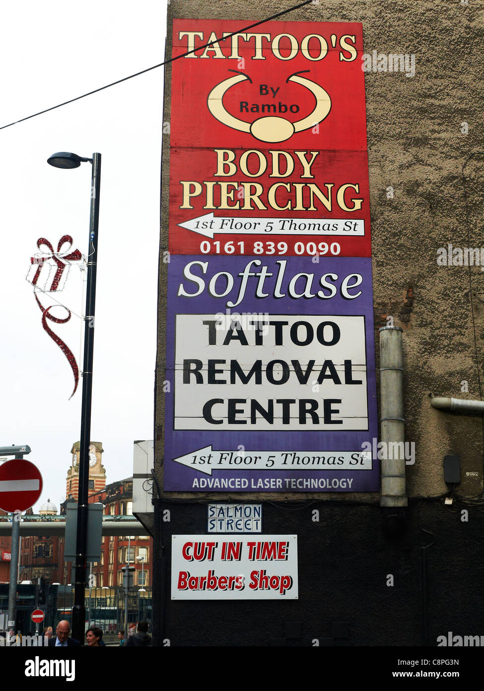 Tatouage tatouage avec dépose sign in Manchester UK Banque D'Images