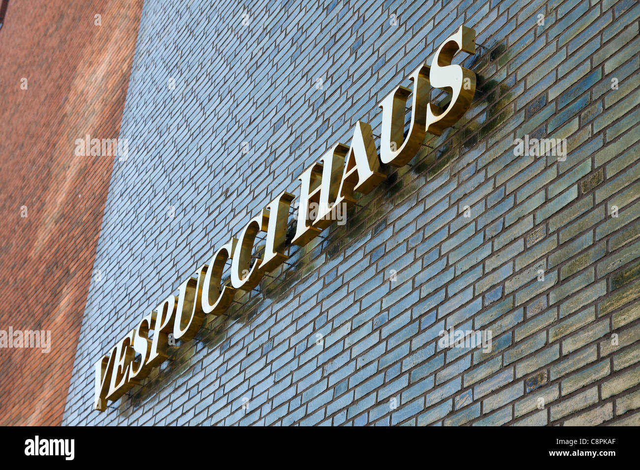 Vue sur le Vespuccihaus dans la Hafencity, Hambourg, Allemagne. Banque D'Images