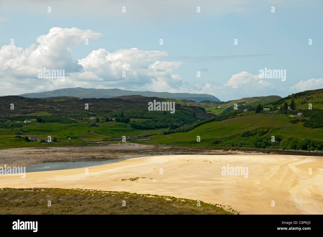 Ben Hutig à partir de la plage à Torrisdale Bay, près de Bettyhill, Sutherland, Scotland, UK Banque D'Images