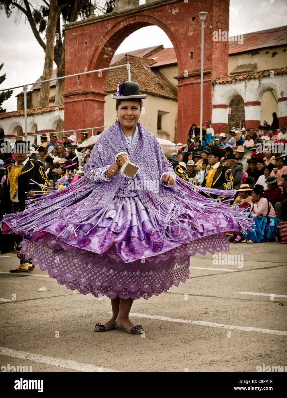 Danseurs traditionnelle péruvienne au fiesta de Nuestra Señora del Rosario à Chucuito Puno Pérou Banque D'Images