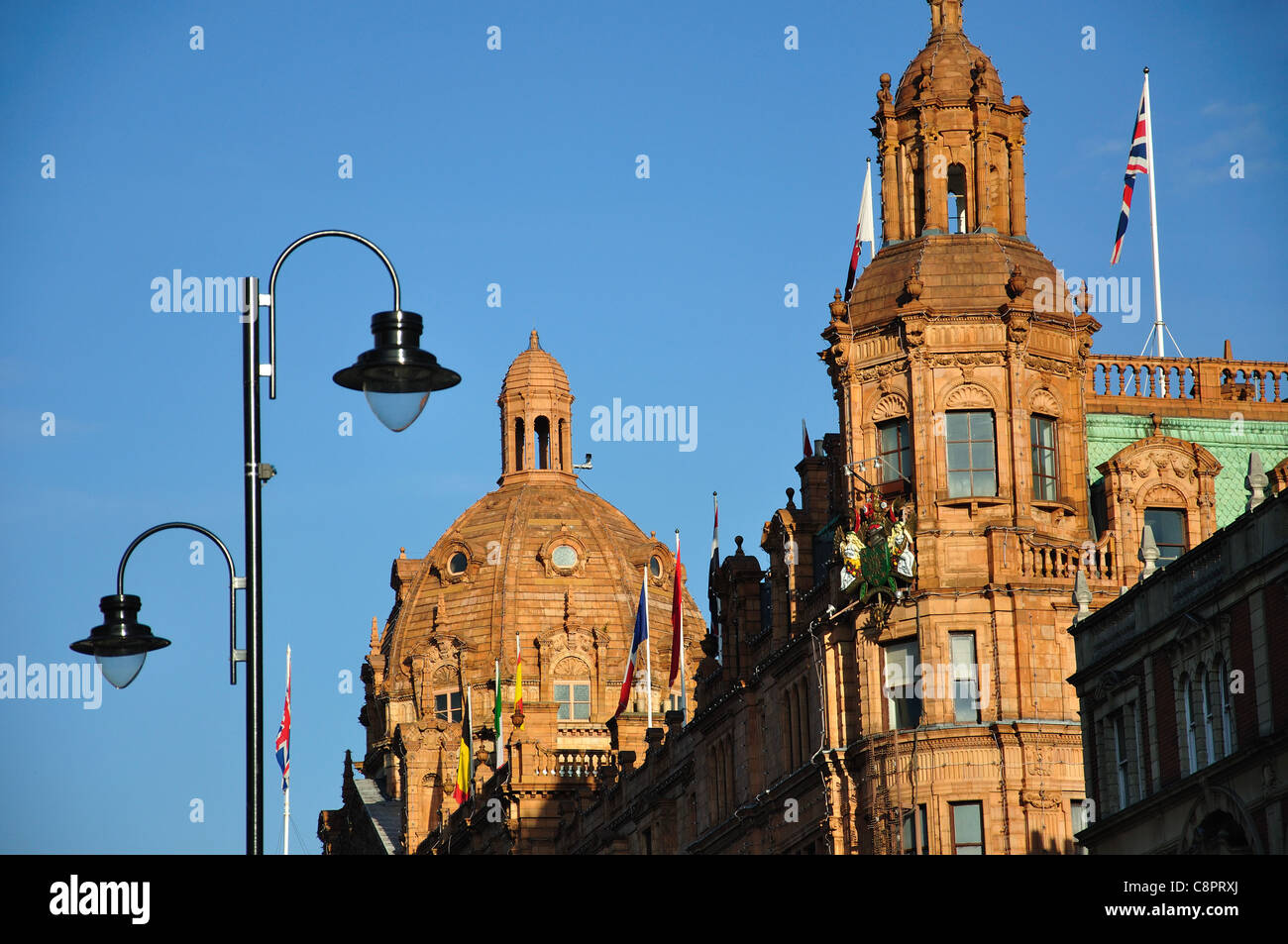 Harrods, Brompton Road, Knightsbridge, le quartier royal de Kensington et Chelsea, Greater London, Angleterre, Royaume-Uni Banque D'Images