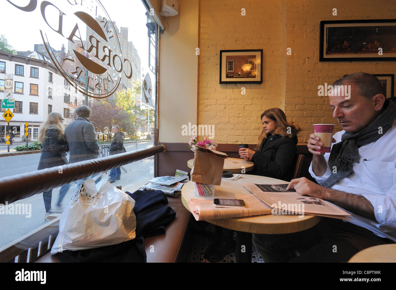 Un café et pâtisserie à Manhattan, dans le Greenwich Village. 30 octobre, 2011 Banque D'Images