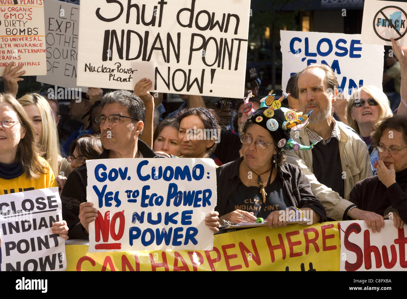 Rallye, en face de NY Gov. Andrew Cuomo, le bureau de New York de fermer la centrale nucléaire d'Indian Point. Banque D'Images