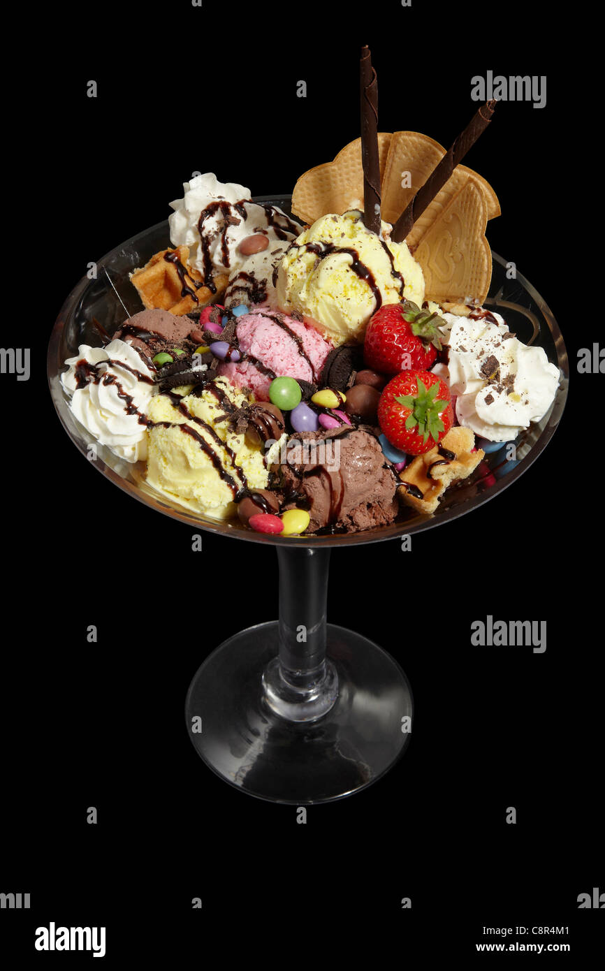 La crème glacée dessert sur fond noir Banque D'Images
