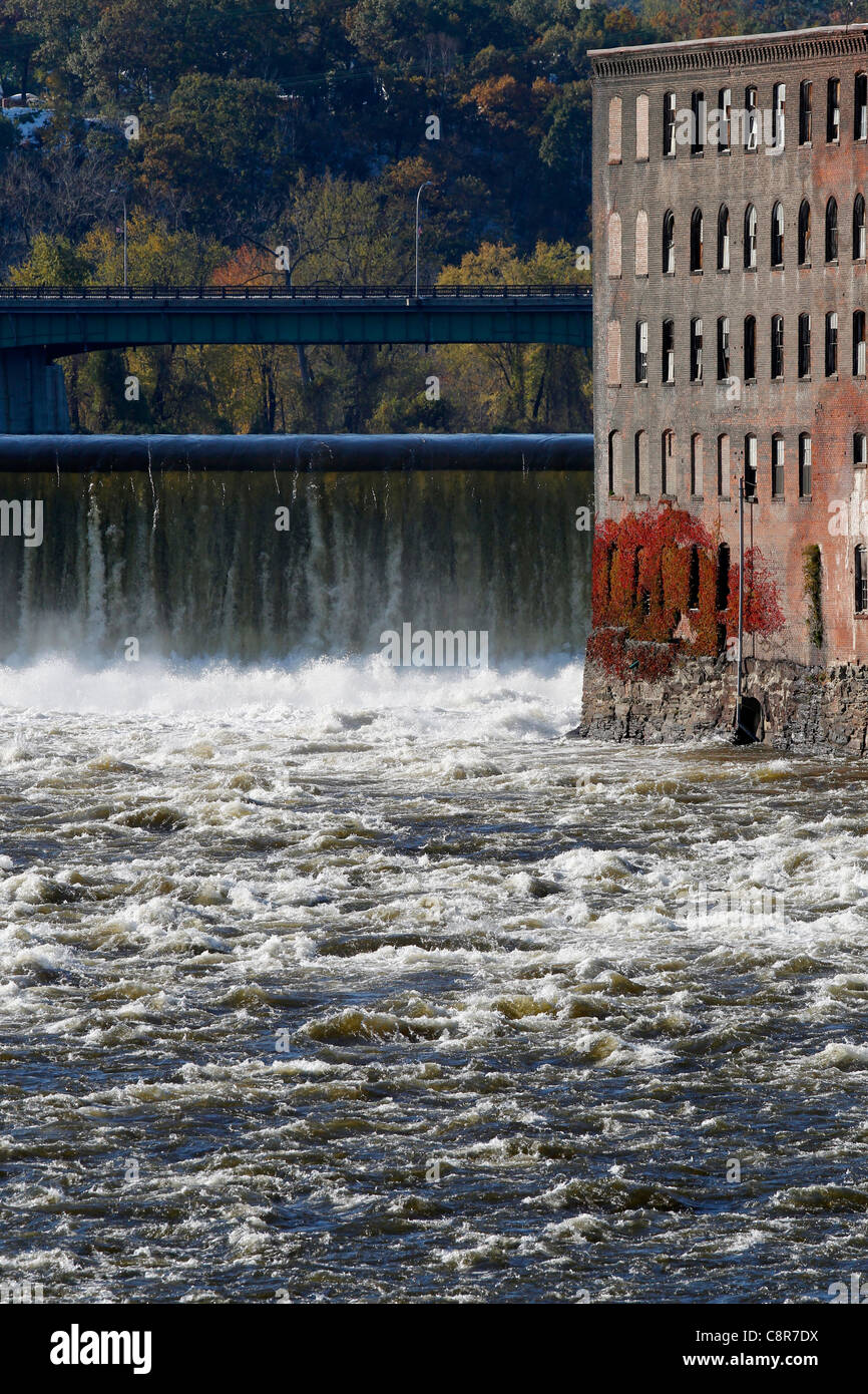 Hadley Falls sur la rivière Connecticut à South Hadley, Massachusetts Banque D'Images