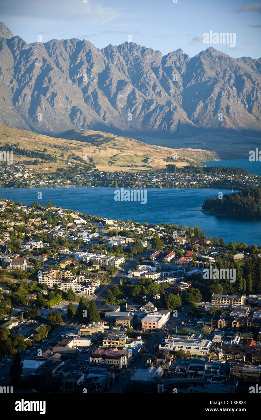 Le lac Wakatipu et Queenstown Nouvelle Zelande Banque D'Images