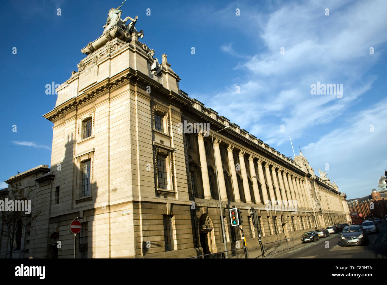 Alfred Gelder rue avec le Guildhall, Hull, Yorkshire, Angleterre Banque D'Images