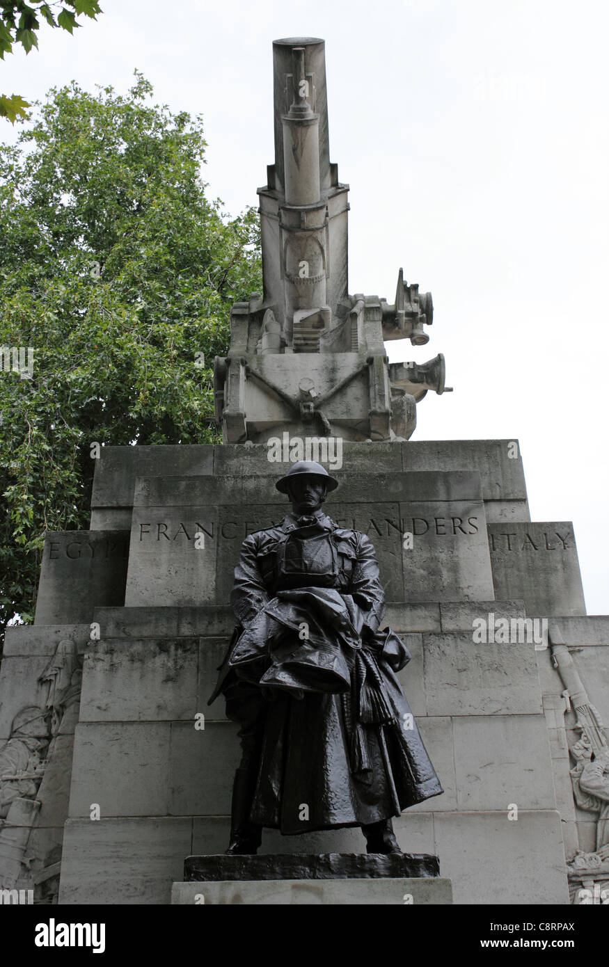 Statue en bronze de la capitaine d'artillerie, par Charles Jagger, Royal Artillery Memorial, Hyde Park Corner, London, England, UK Banque D'Images