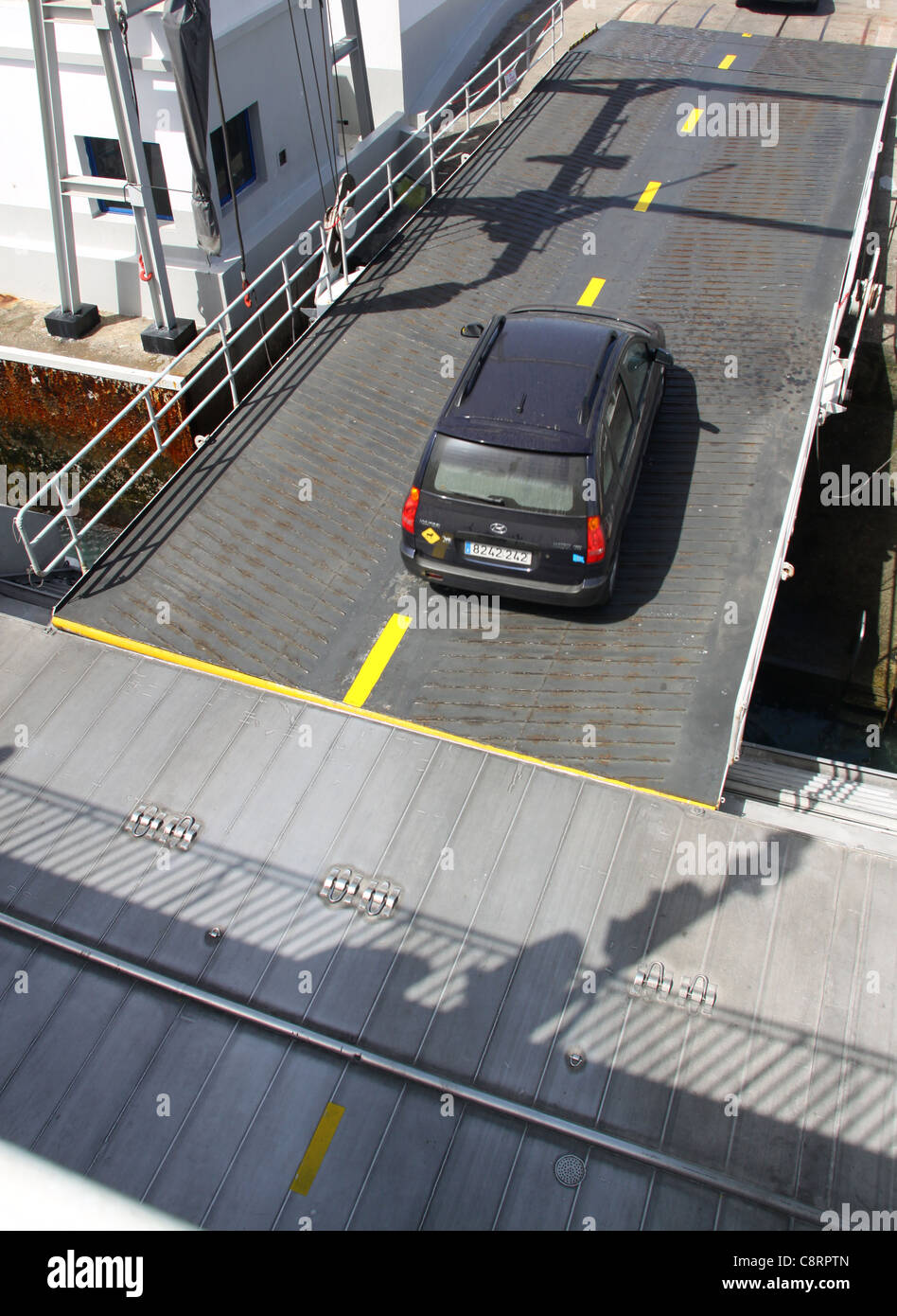 Voiture, sortir Roro Roll on Roll off ferry Banque D'Images