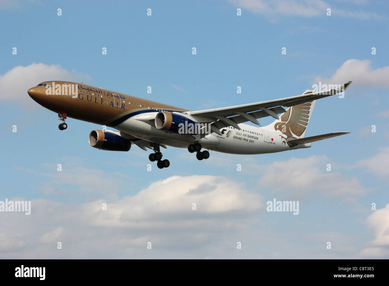 Gulf Air vol avion Airbus A330-200 en approche Banque D'Images