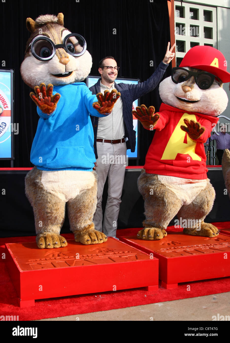 JASON LEE & SIMON & ALVIN Alvin et les Chipmunks & cérémonie empreinte de main LOS ANGELES CALIFORNIA USA 01 novembre 2011 Banque D'Images
