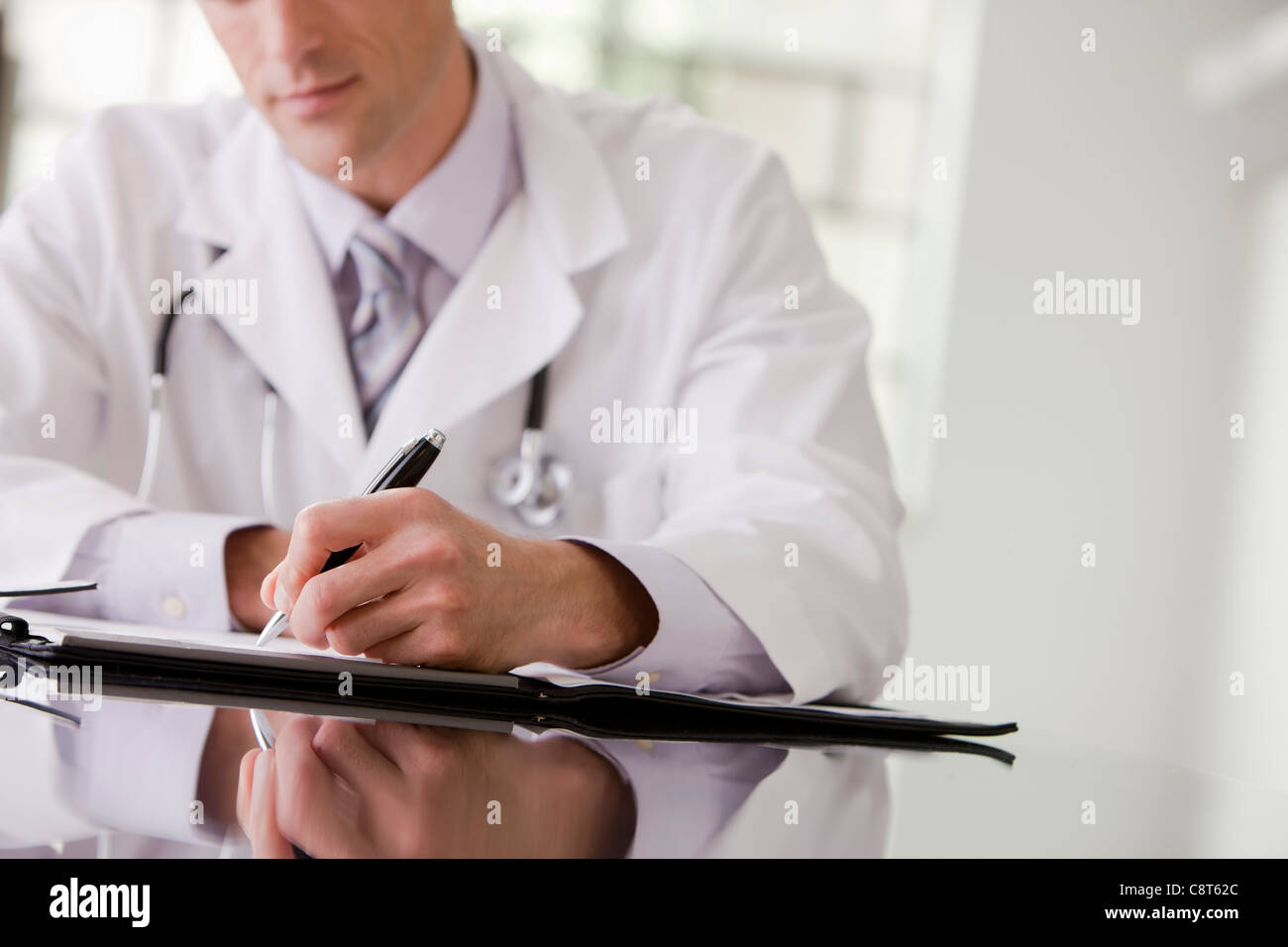 Portrait écrit dans medical record Banque D'Images Portrait écrit dans medical record Banque D'Images