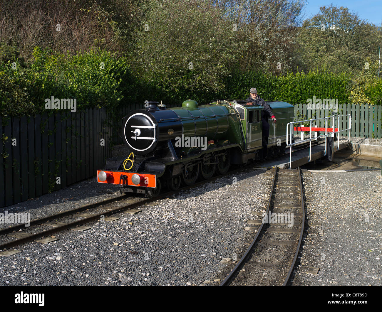dh Scalby Mill SCARBOROUGH NORTH YORKSHIRE North Bay train à moteur à vapeur sur platine ferroviaire royaume-uni Banque D'Images